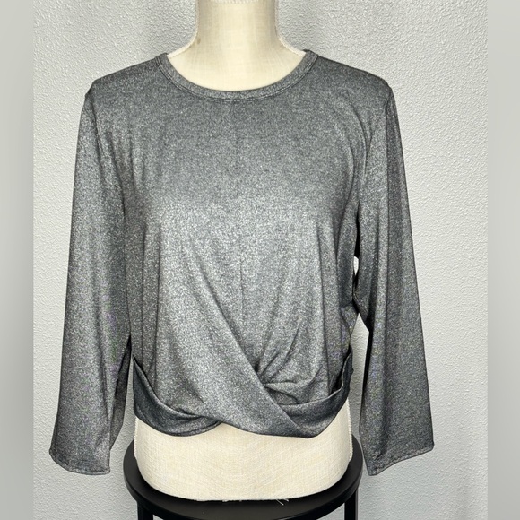 Skechers Tops - Skechers Metallic Silver Crop Semi Sheer Top 3/4 Sleeve XL